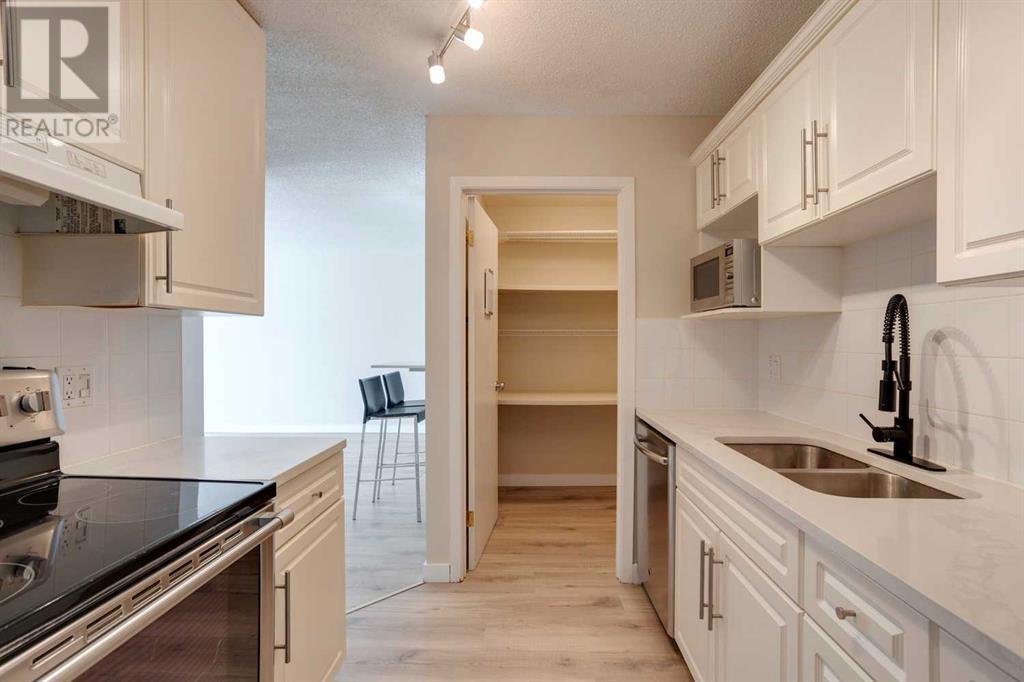 Single Family House for Sale in    Avenue SW Lower Mount Royal Calgary 