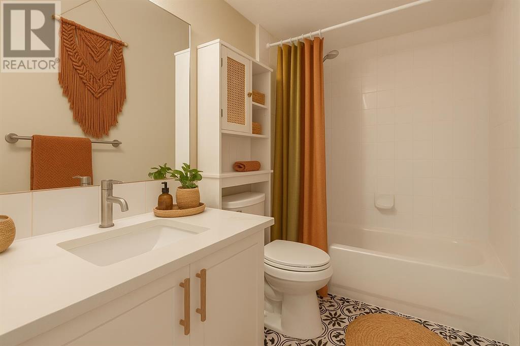 Single Family House for Sale in    Avenue SW Lower Mount Royal Calgary 