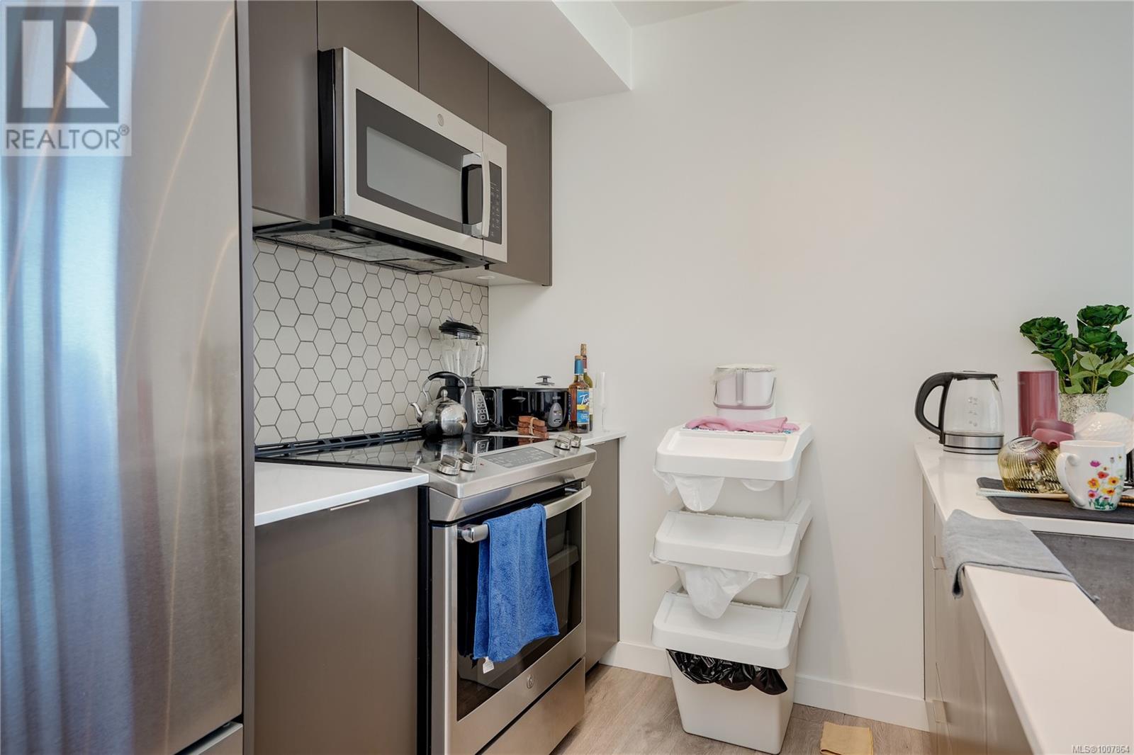 Photo 10 of 1702 845 Johnson St, Victoria BC