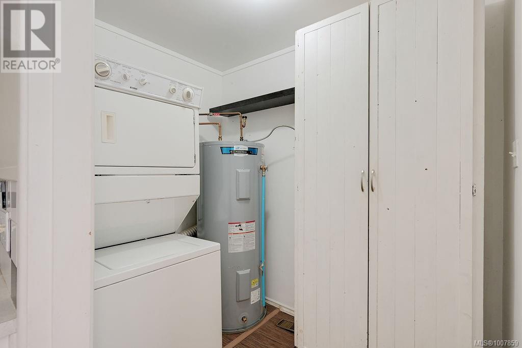 Photo 1 of 2727 Fifth St, Victoria BC