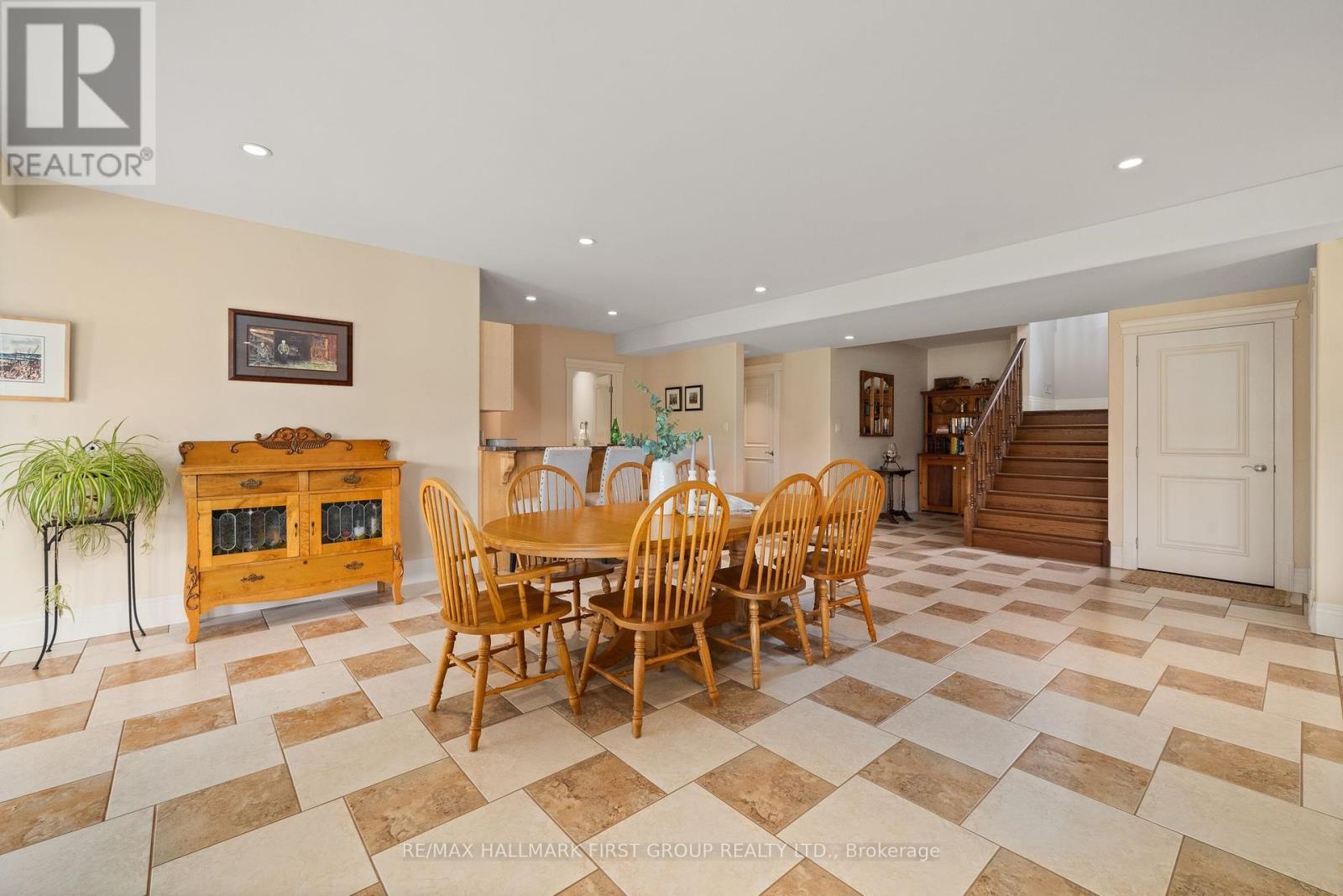 Photo 4 of 22 Rosslyn Drive, Brighton ON