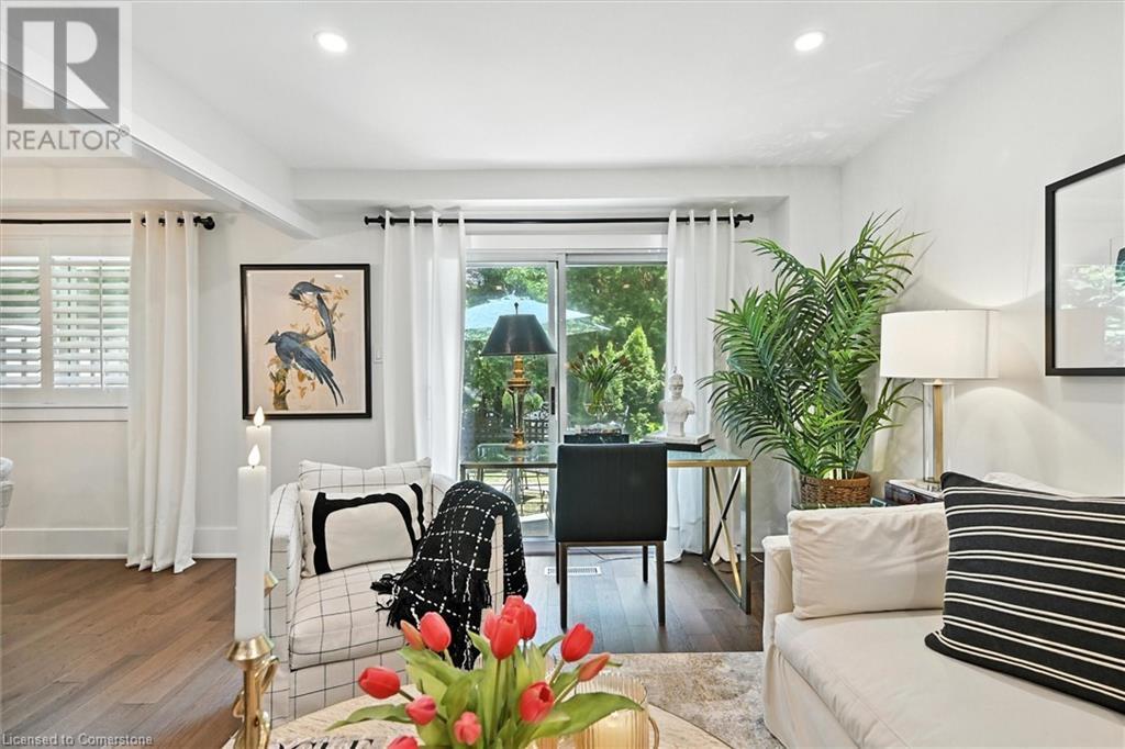 Photo 10 of 445 Woodview Road Unit 3, Burlington ON