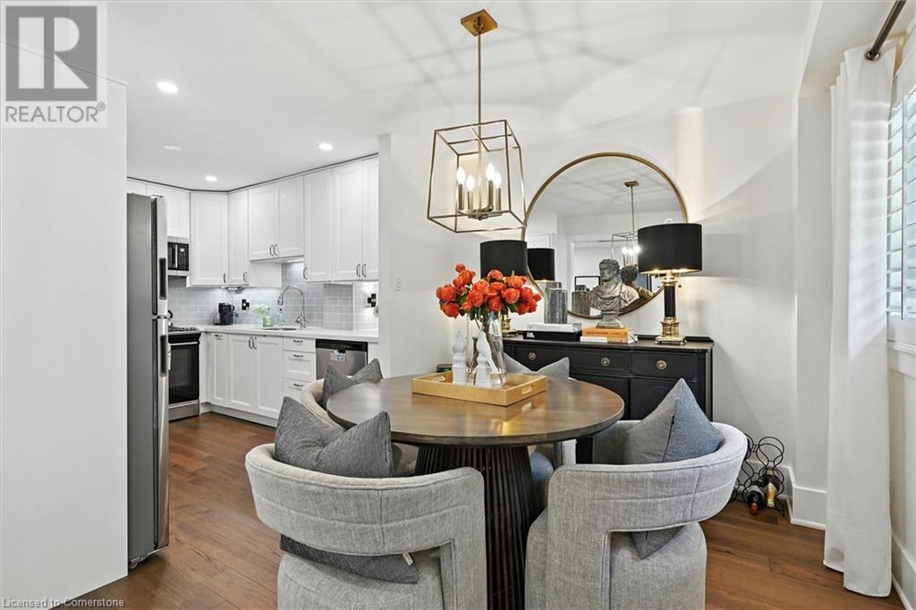 Photo 11 of 445 Woodview Road Unit 3, Burlington ON