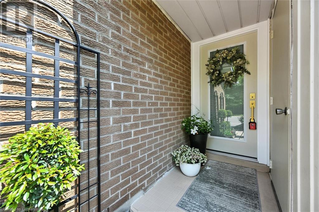Photo 8 of 445 Woodview Road Unit 3, Burlington ON
