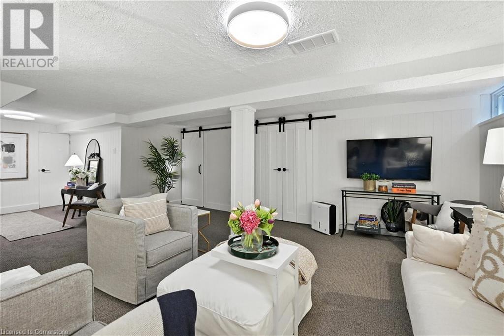 Photo 37 of 445 Woodview Road Unit 3, Burlington ON