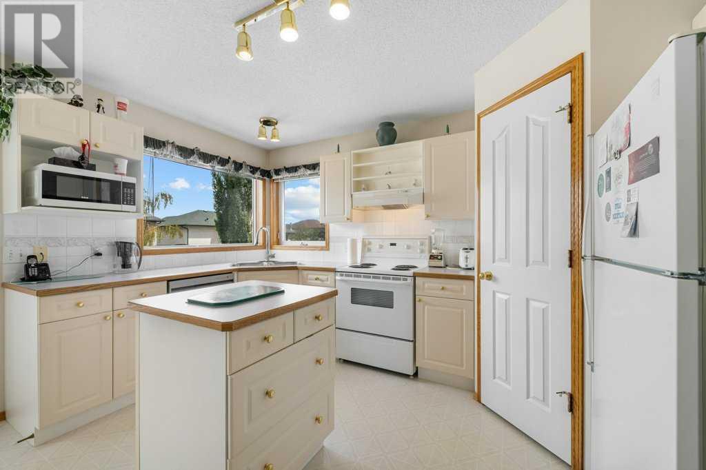 Single Family House for Sale in  Hidden Spring Close NW Hidden Valley Calgary 
