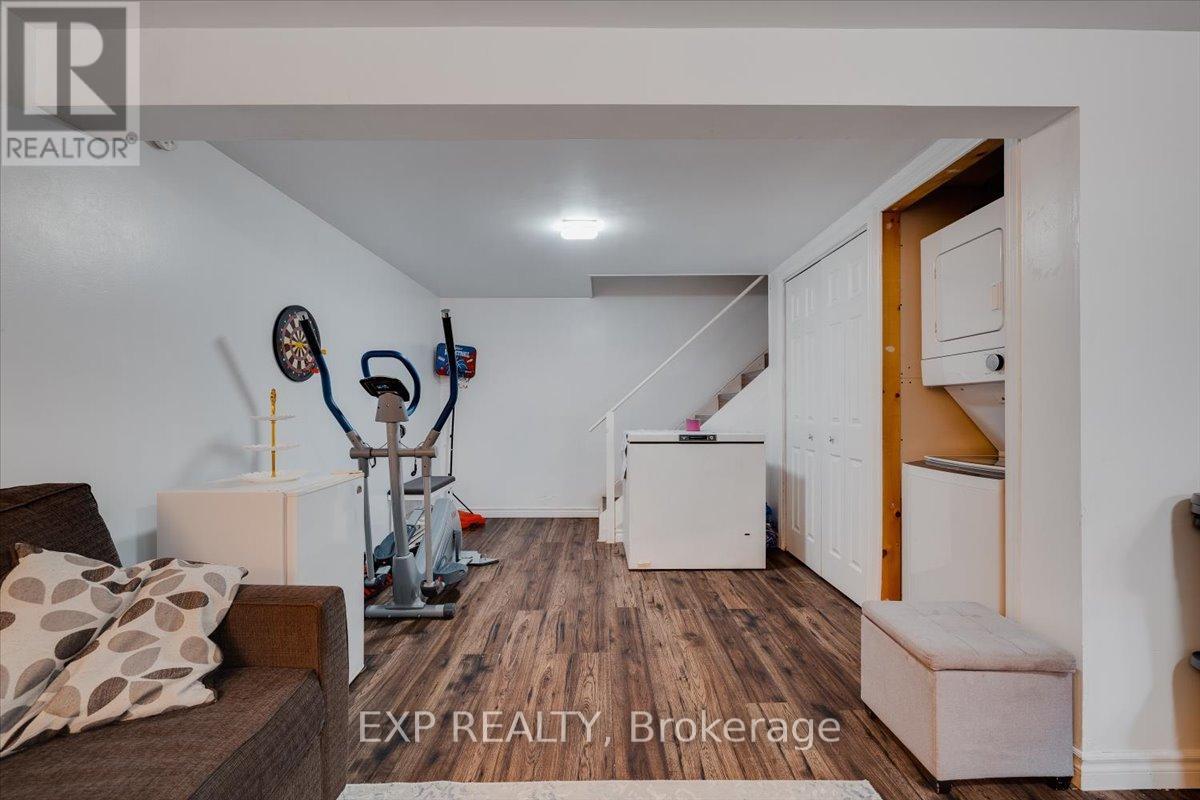 Photo 9 of 14 300 Traynor Avenue, Kitchener ON