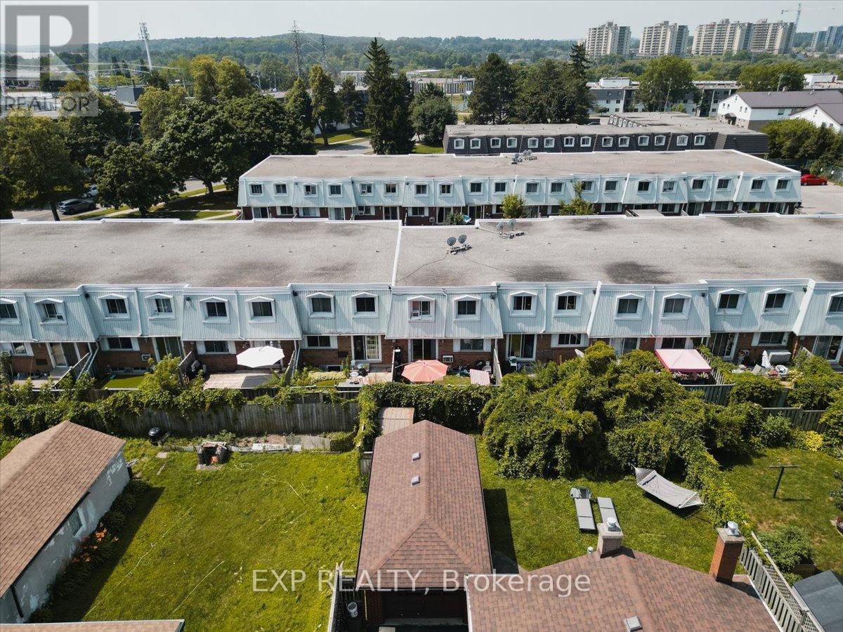 Photo 1 of 14 300 Traynor Avenue, Kitchener ON