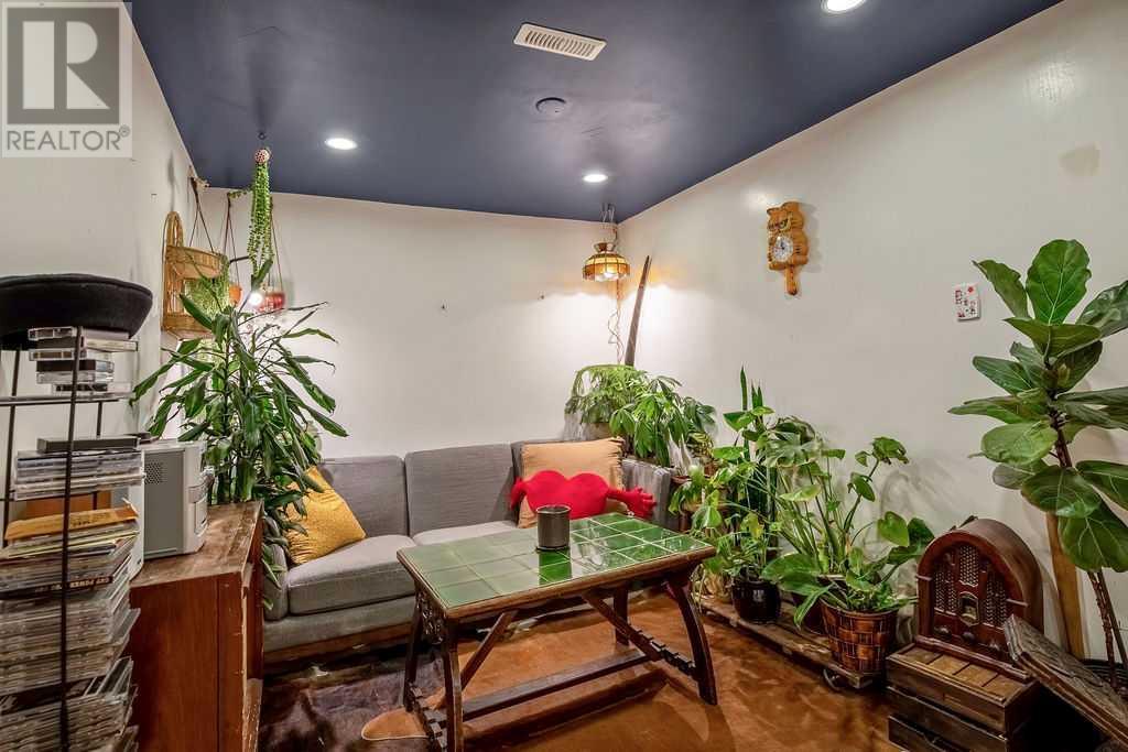 Single Family House Bungalow for Sale in  Castleglen Crescent NE Castleridge Calgary 