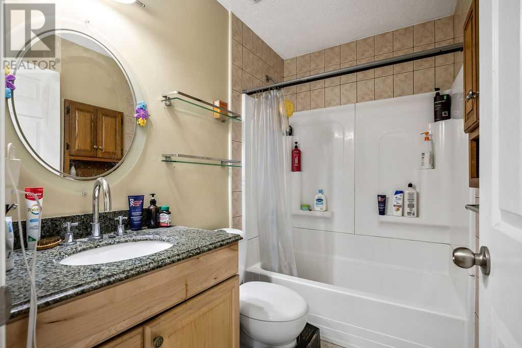 Single Family House Bungalow for Sale in  Castleglen Crescent NE Castleridge Calgary 