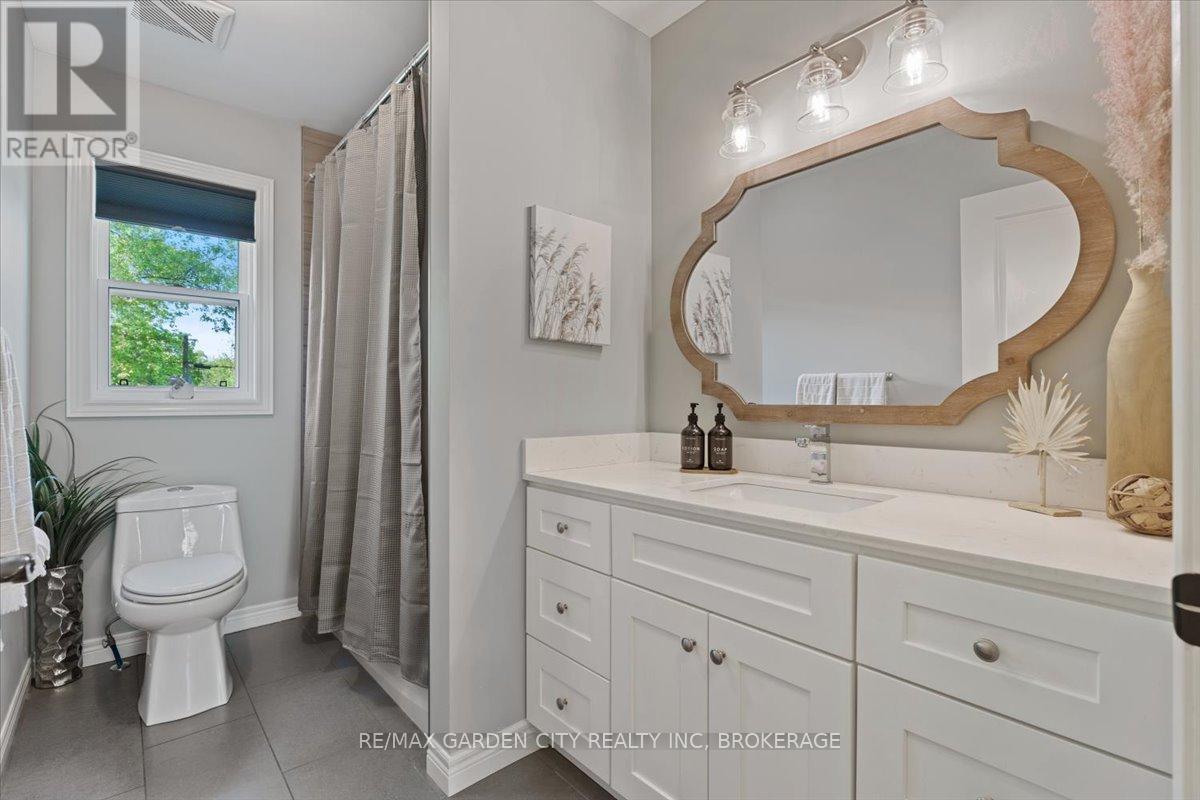 Photo 6 of 3246 Cedar Avenue, Fort Erie ON