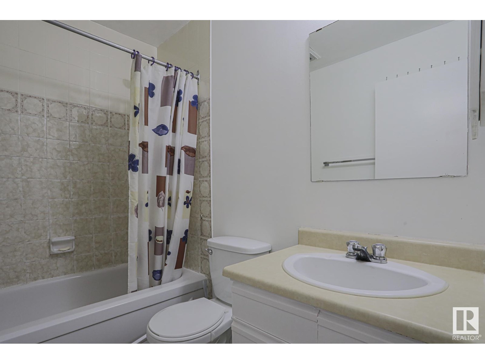 Photo 13 of 606 Saddleback Rd Nw, Edmonton AB