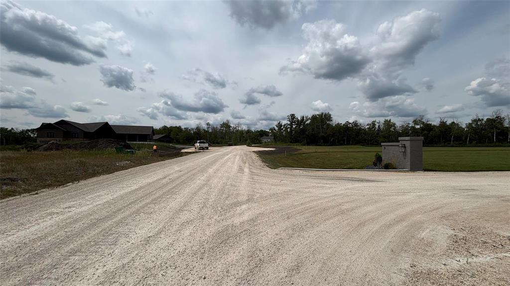 Photo 2 of 24 Rocky Ridge Road, Woodlands MB