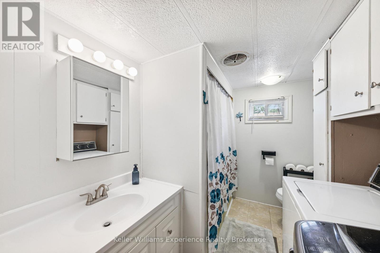 Photo 10 of 30 Berts Road, Midland ON