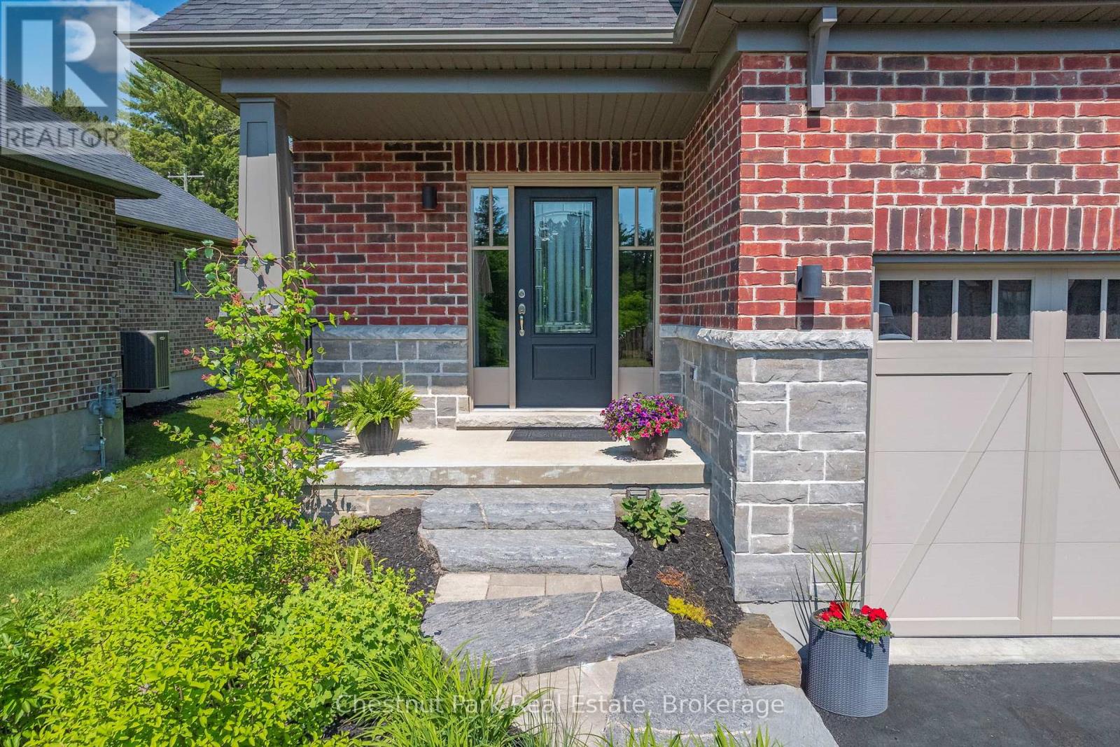 Photo 32 of 76 Selkirk Drive, Huntsville ON