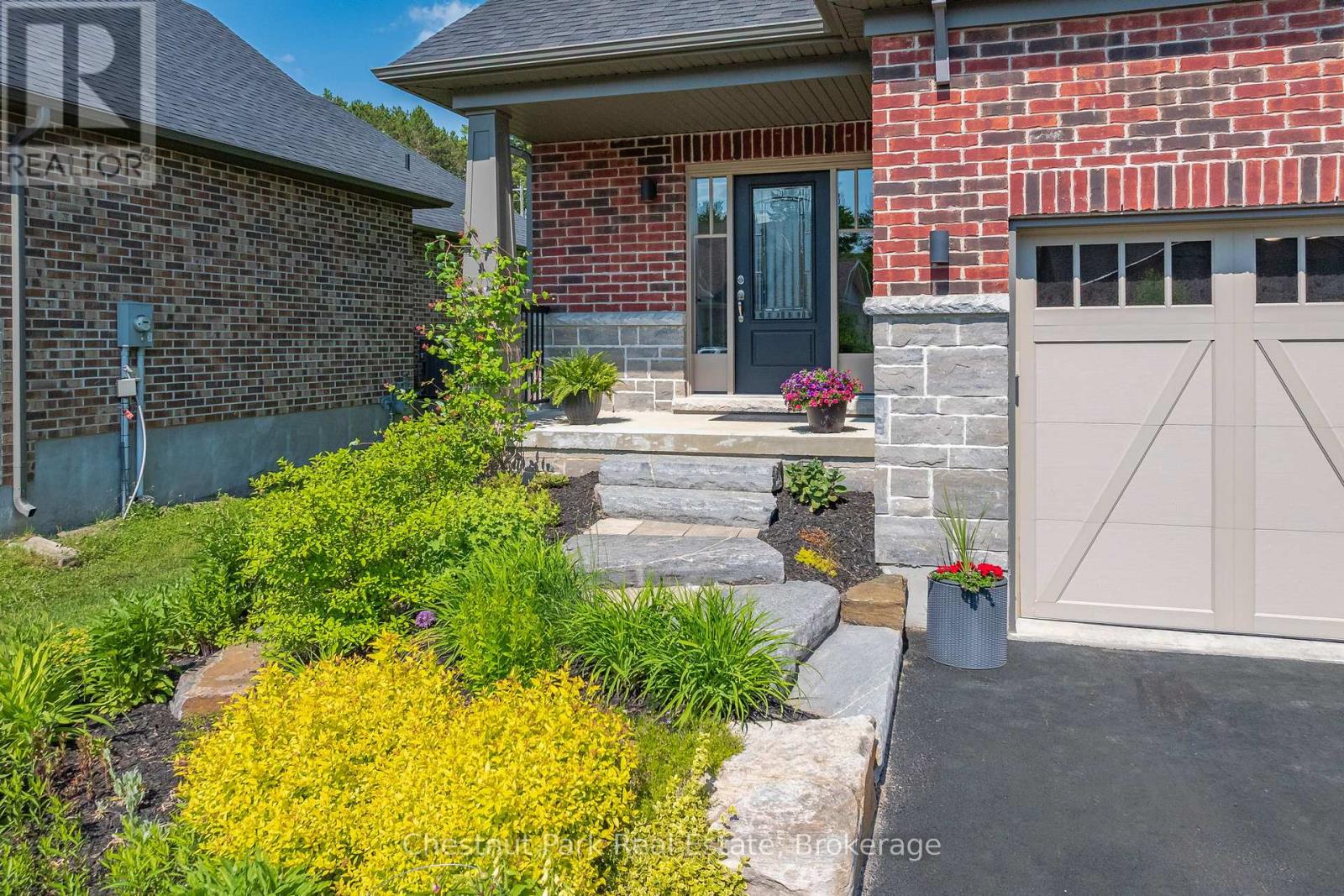 Photo 16 of 76 Selkirk Drive, Huntsville ON