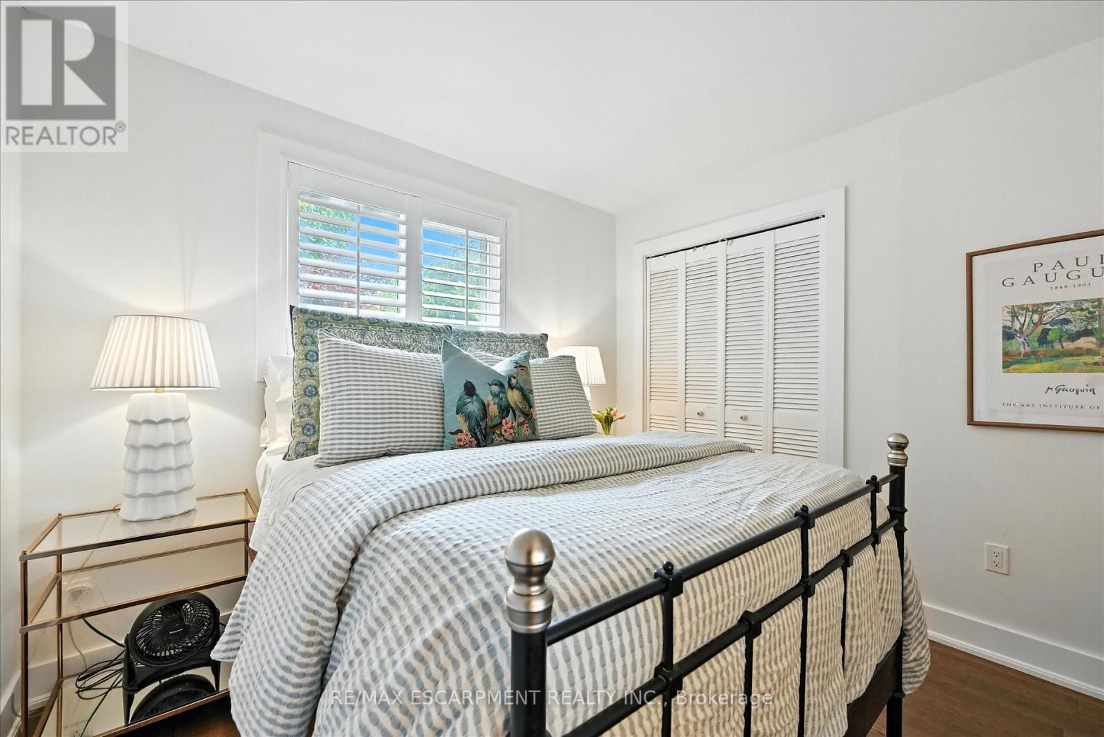 Photo 3 of 3 445 Woodview Road, Burlington ON