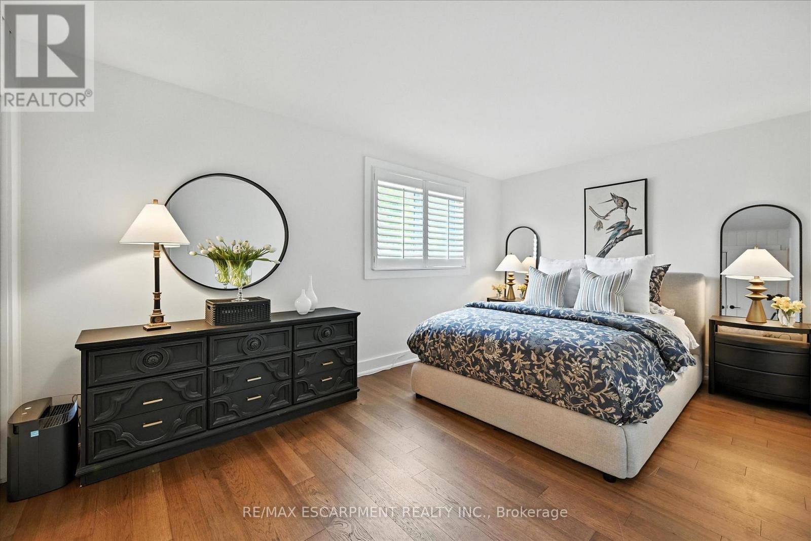 Photo 23 of 3 445 Woodview Road, Burlington ON