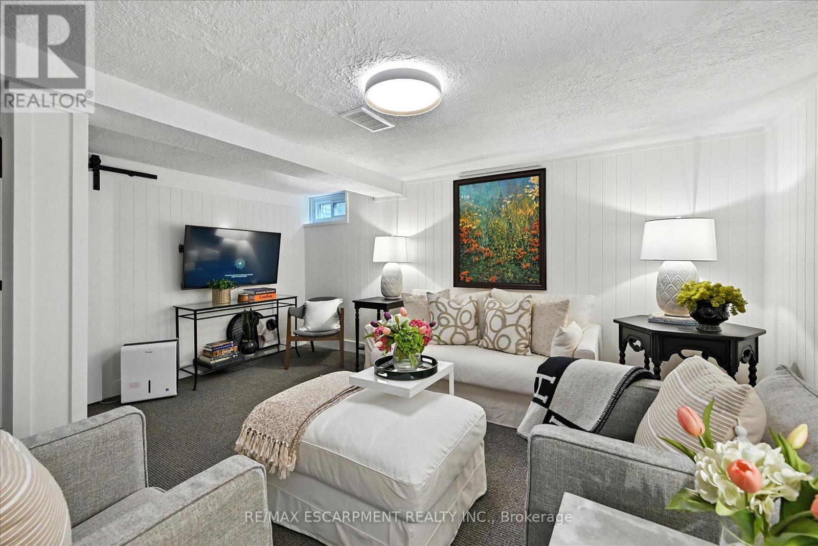 Photo 37 of 3 445 Woodview Road, Burlington ON