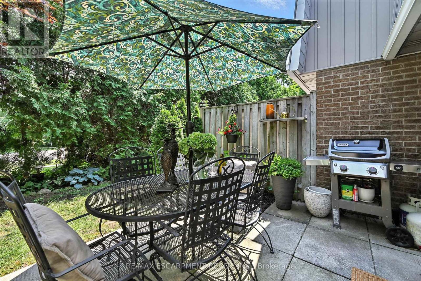 Photo 9 of 3 445 Woodview Road, Burlington ON