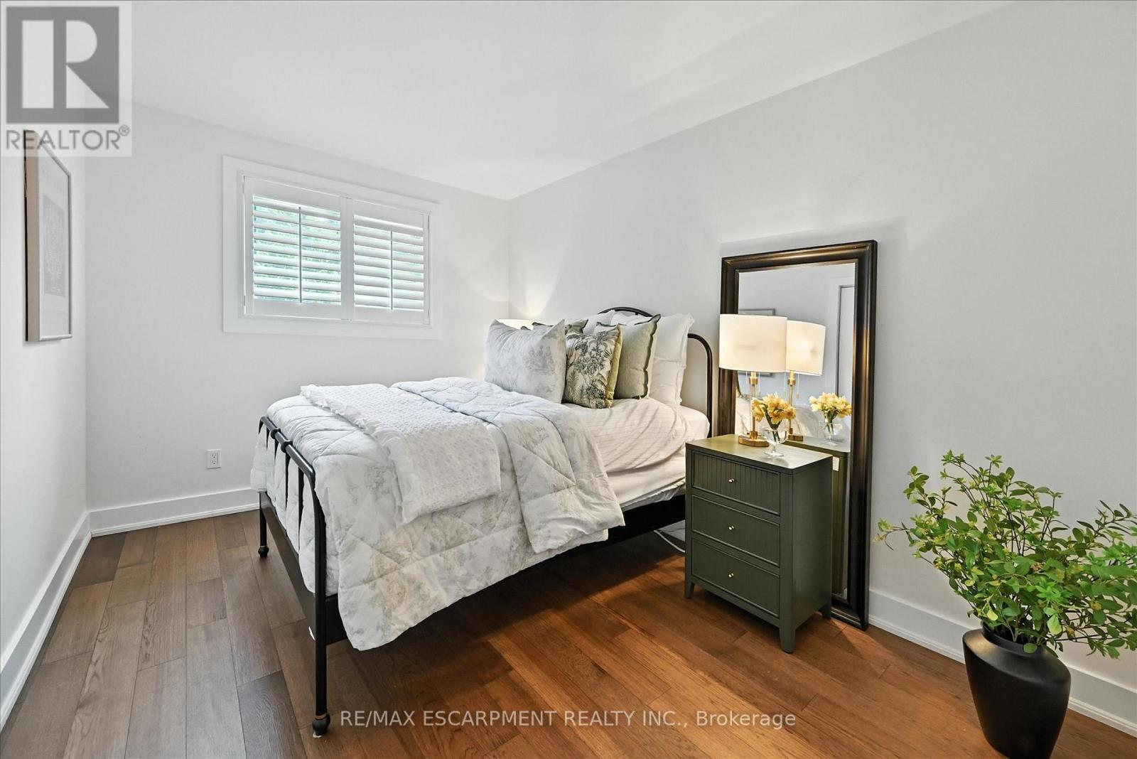 Photo 20 of 3 445 Woodview Road, Burlington ON