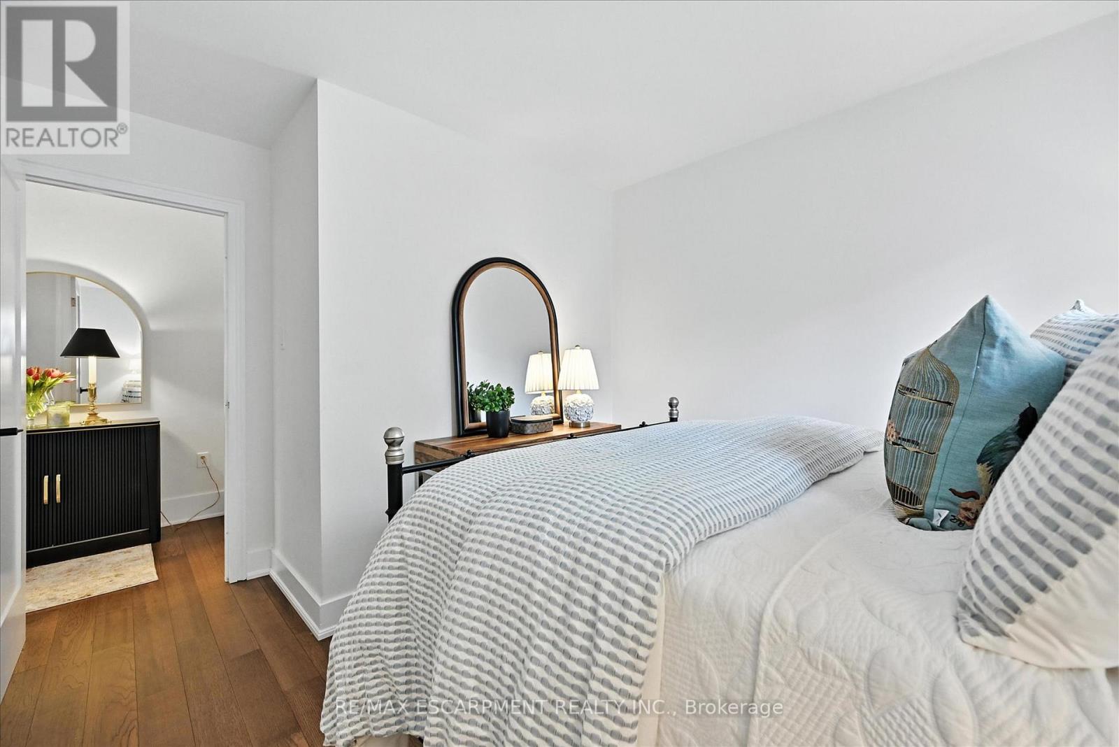 Photo 36 of 3 445 Woodview Road, Burlington ON