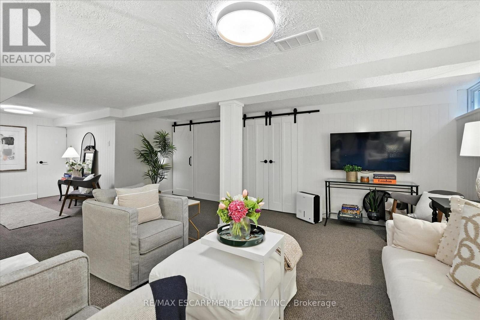 Photo 41 of 3 445 Woodview Road, Burlington ON