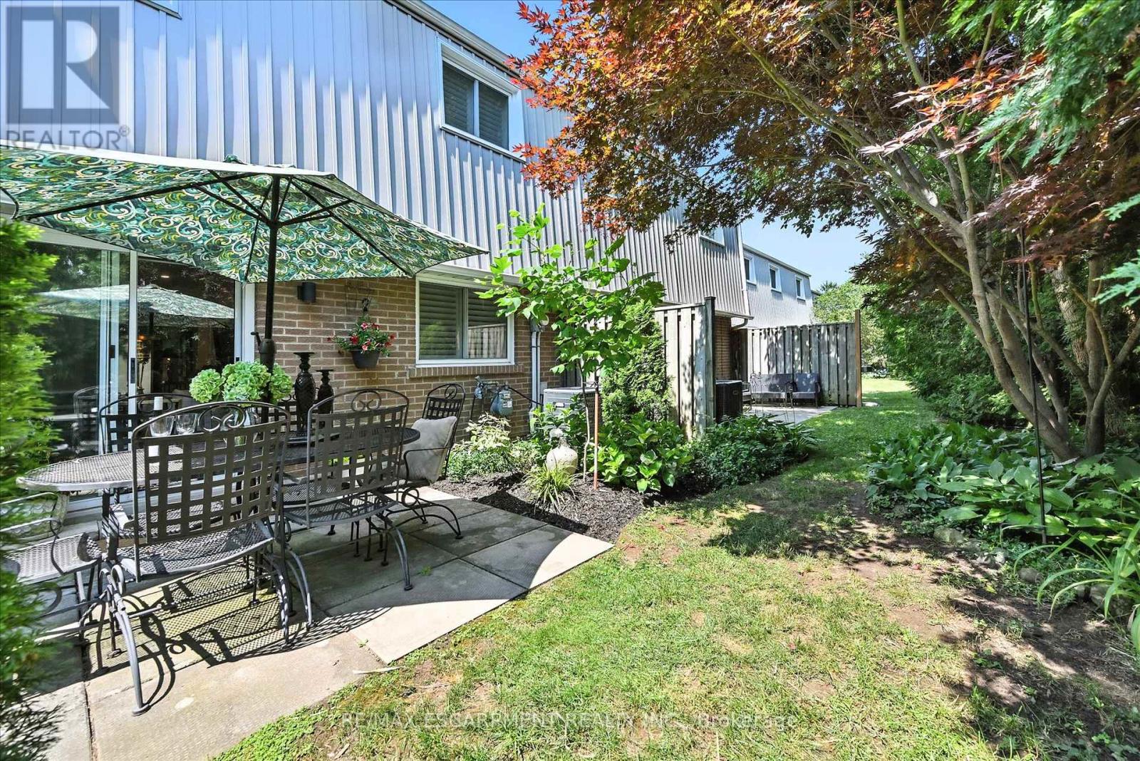 Photo 32 of 3 445 Woodview Road, Burlington ON