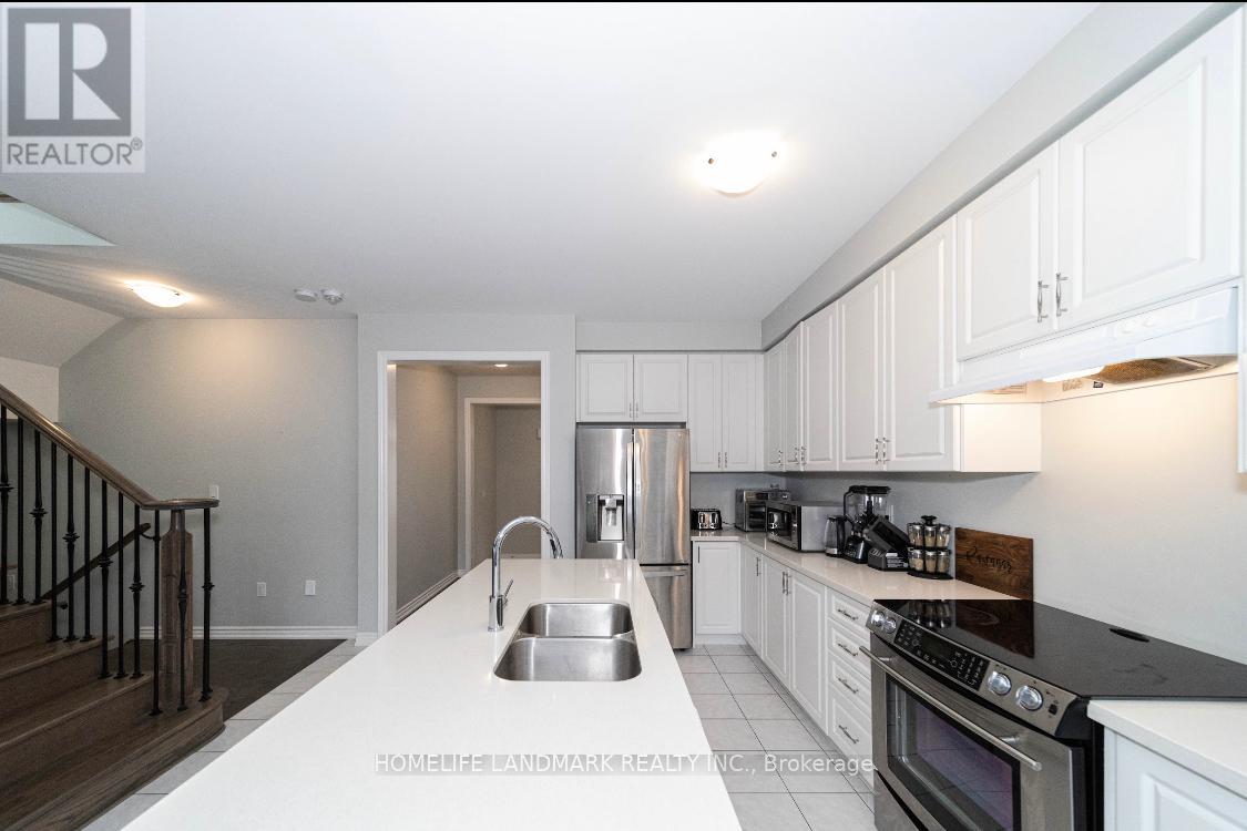 Photo 11 of 224 Danny Wheeler Boulevard, Georgina ON