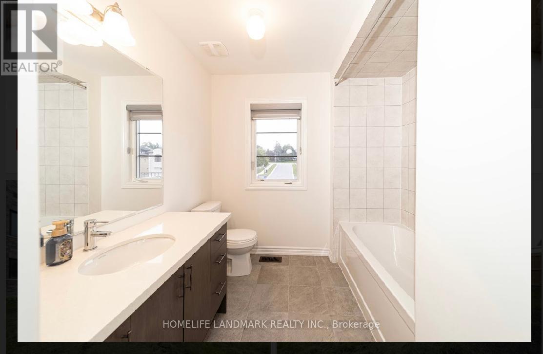 Photo 5 of 224 Danny Wheeler Boulevard, Georgina ON