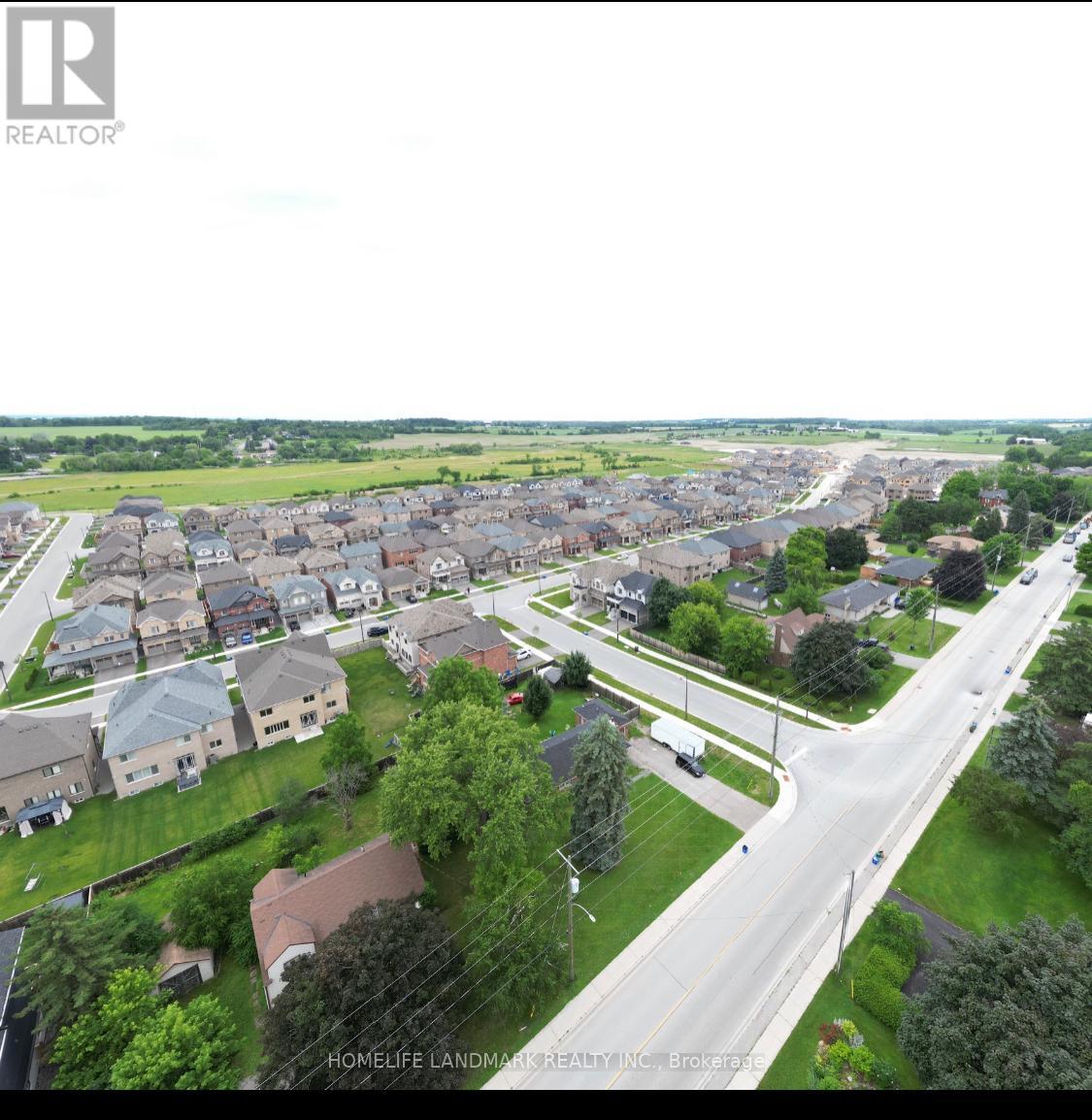 Photo 17 of 224 Danny Wheeler Boulevard, Georgina ON