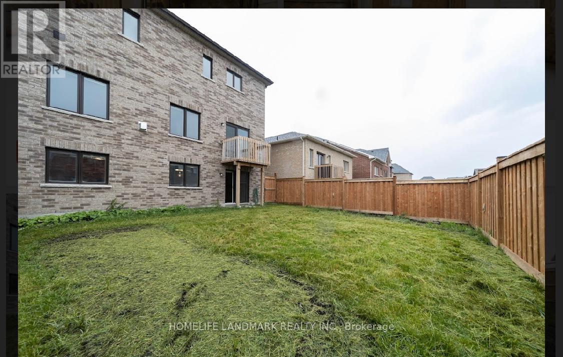 Photo 15 of 224 Danny Wheeler Boulevard, Georgina ON