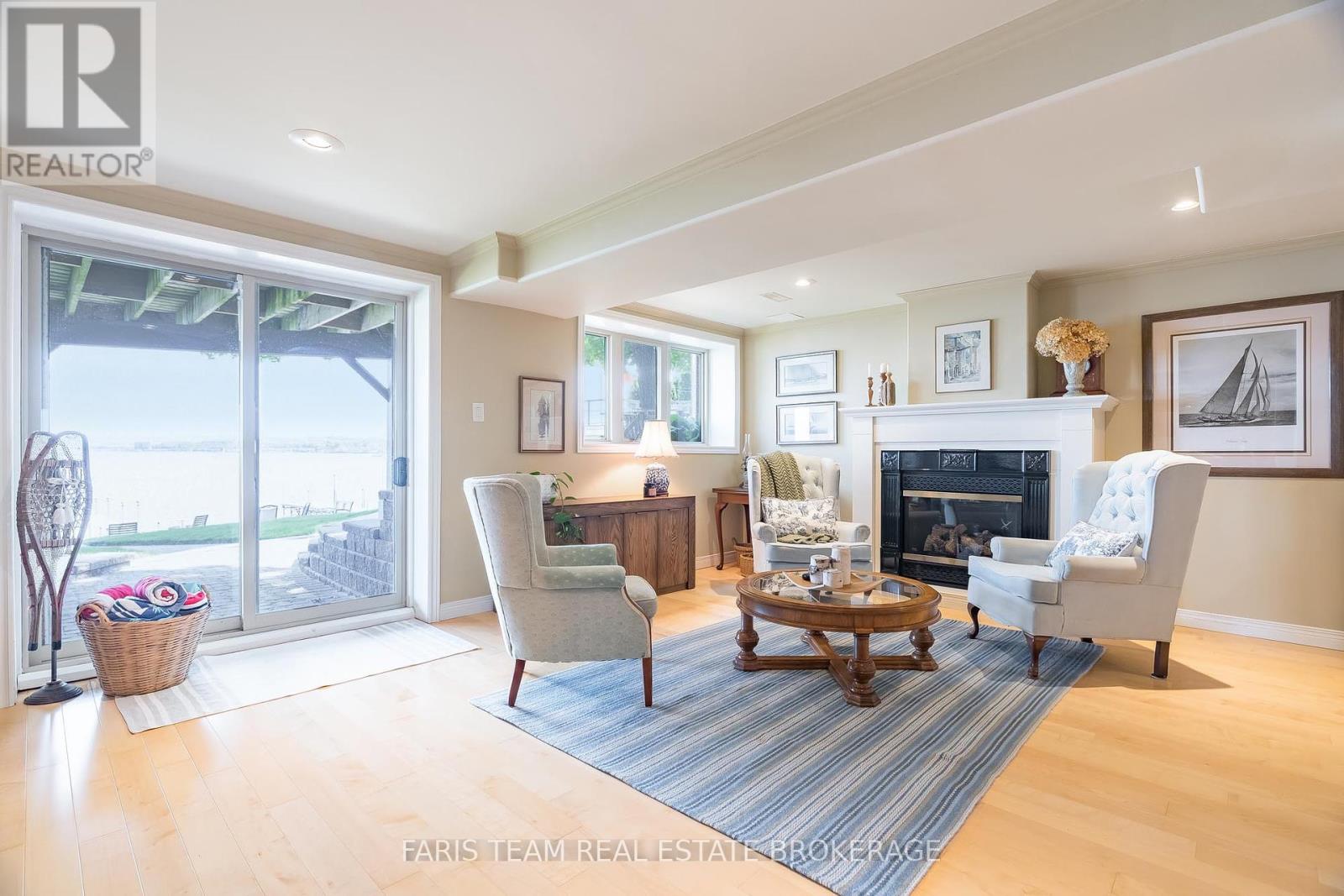 Photo 25 of 431 Mundys Bay Road, Midland ON