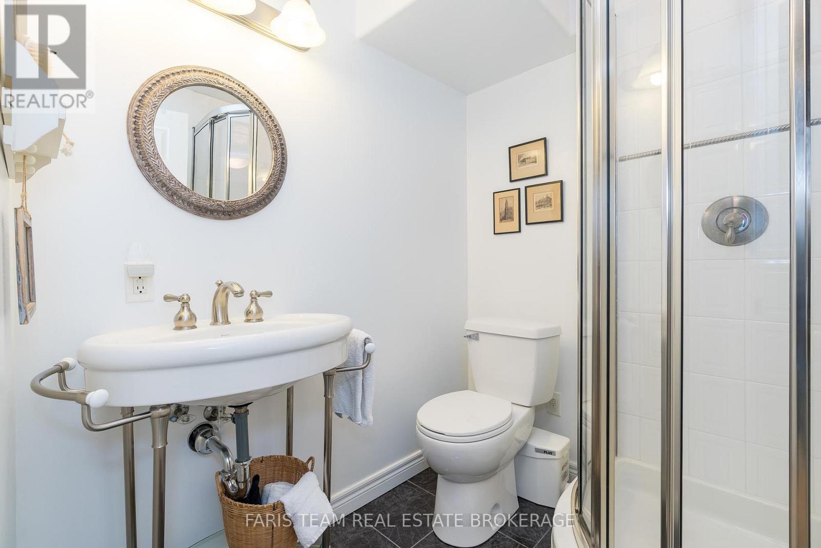 Photo 11 of 431 Mundys Bay Road, Midland ON