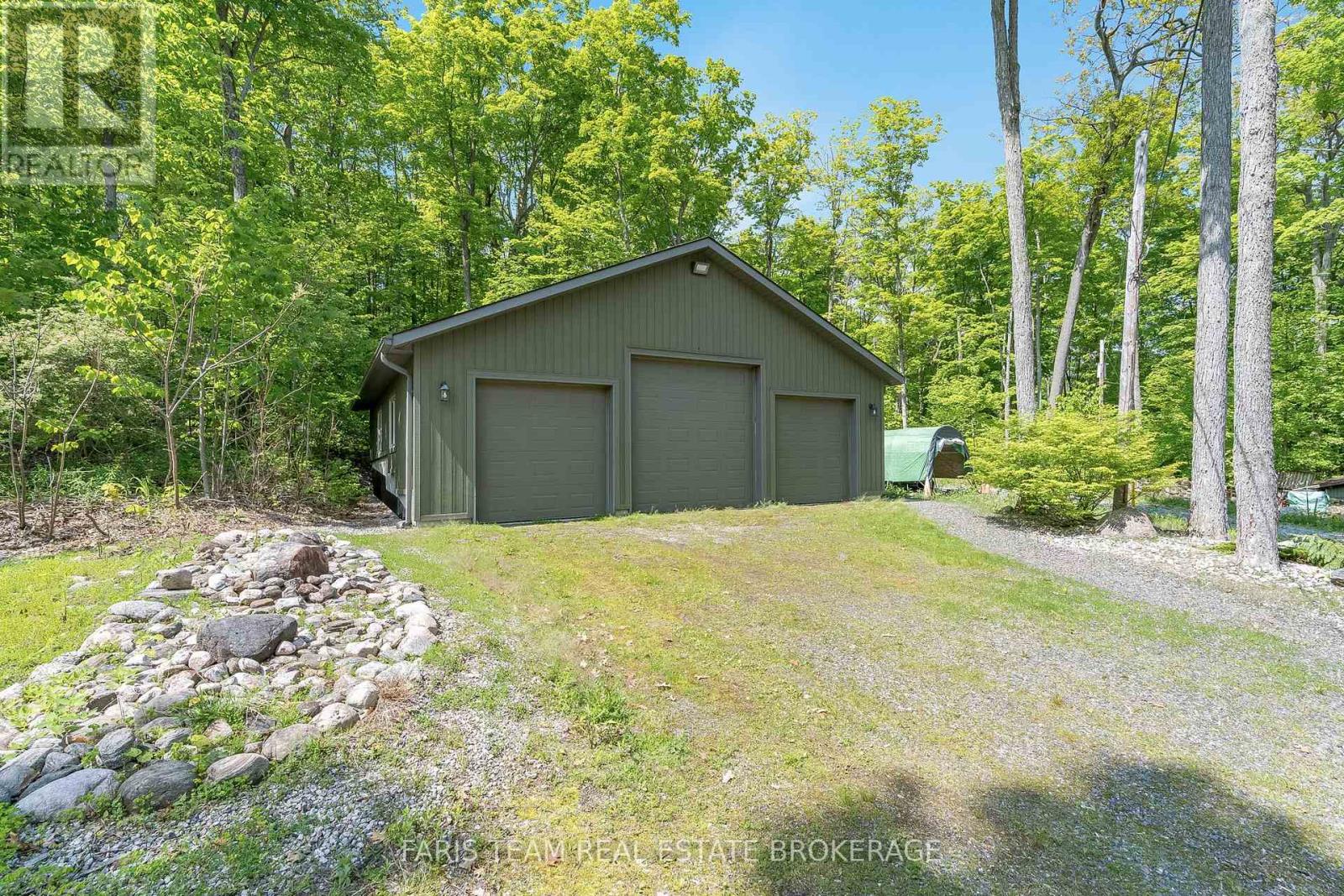 Photo 29 of 431 Mundys Bay Road, Midland ON