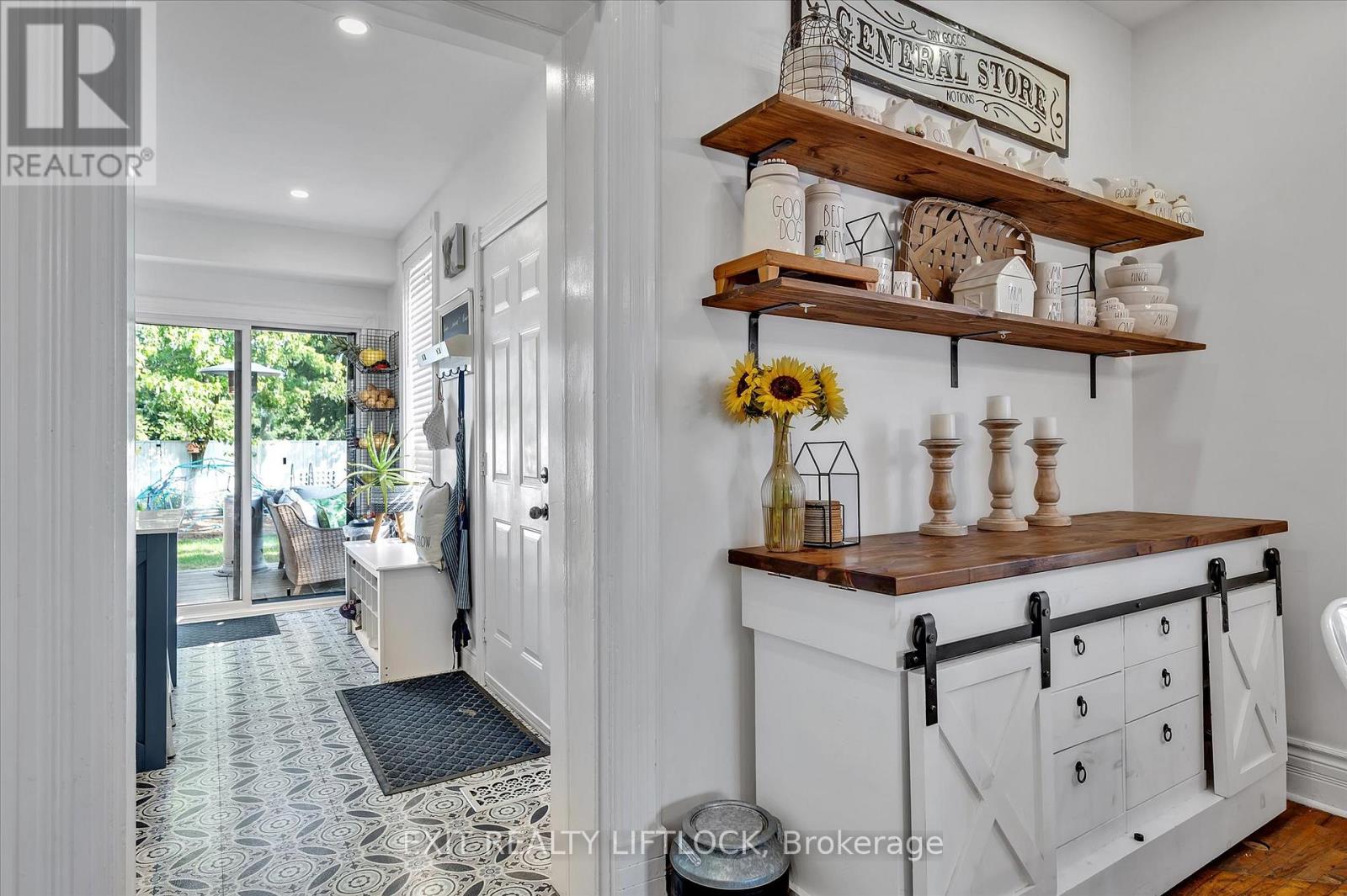 Photo 21 of 572 Romaine Street, Peterborough Central ON