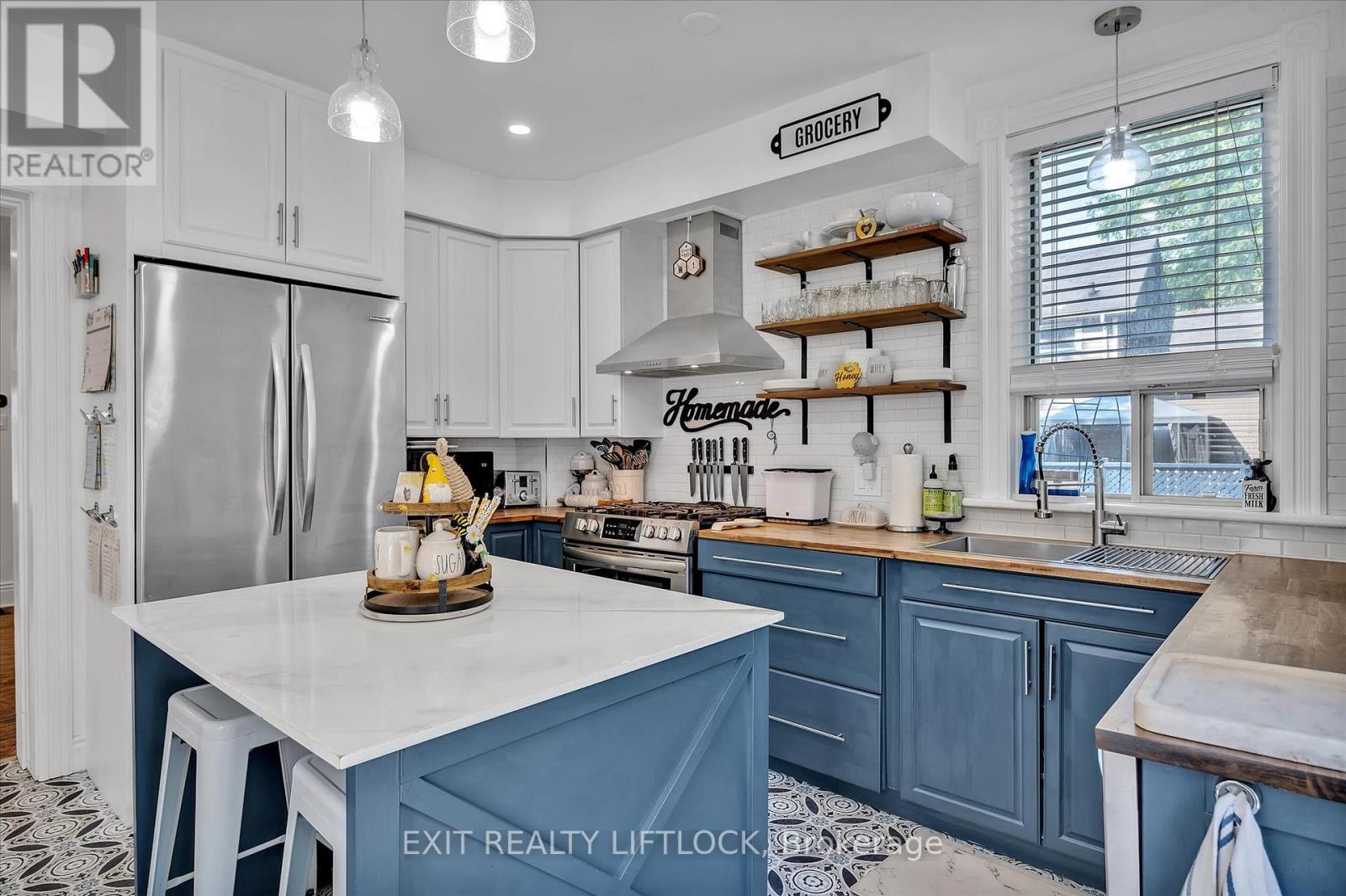 Photo 23 of 572 Romaine Street, Peterborough Central ON