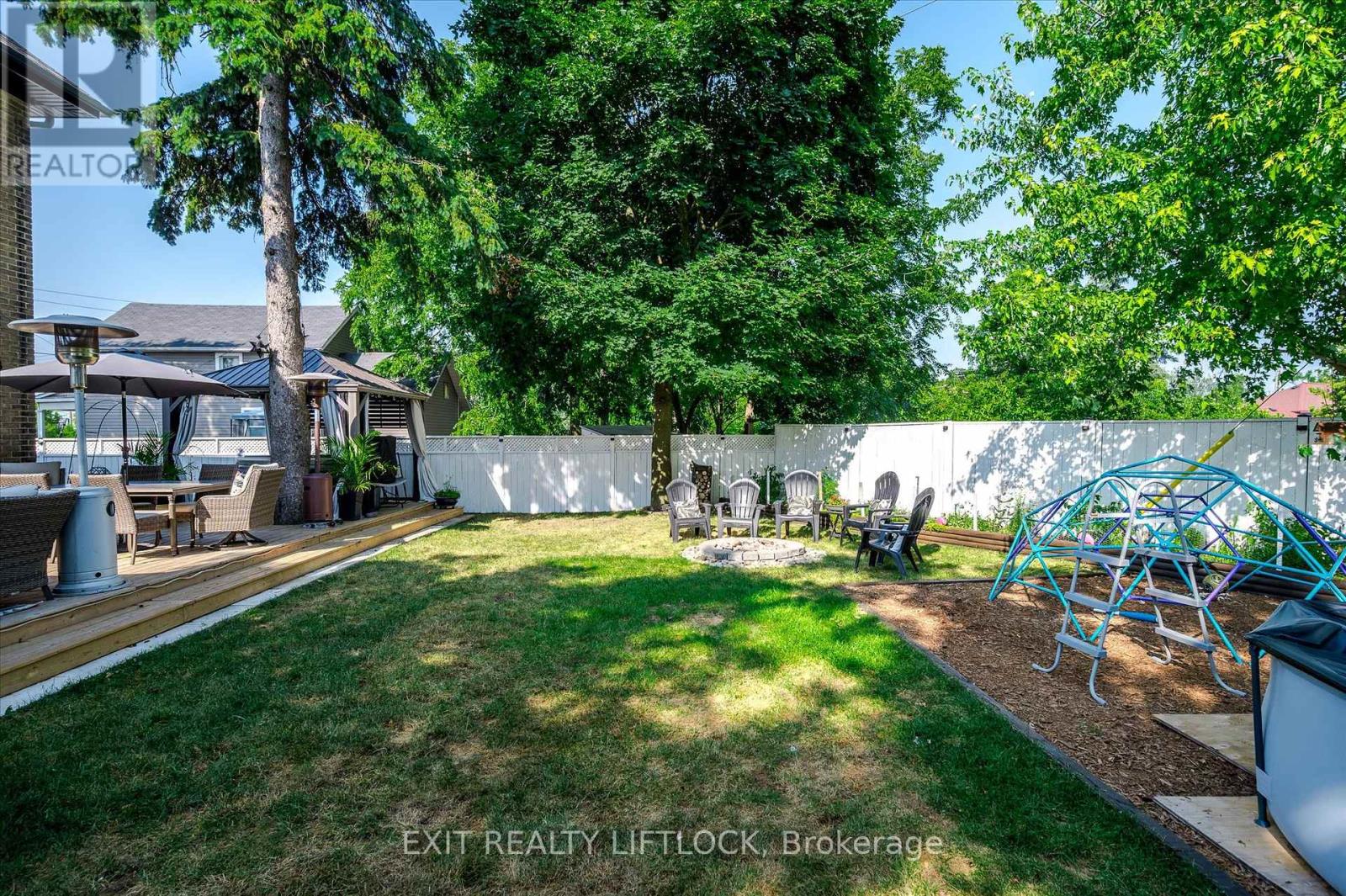 Photo 35 of 572 Romaine Street, Peterborough Central ON