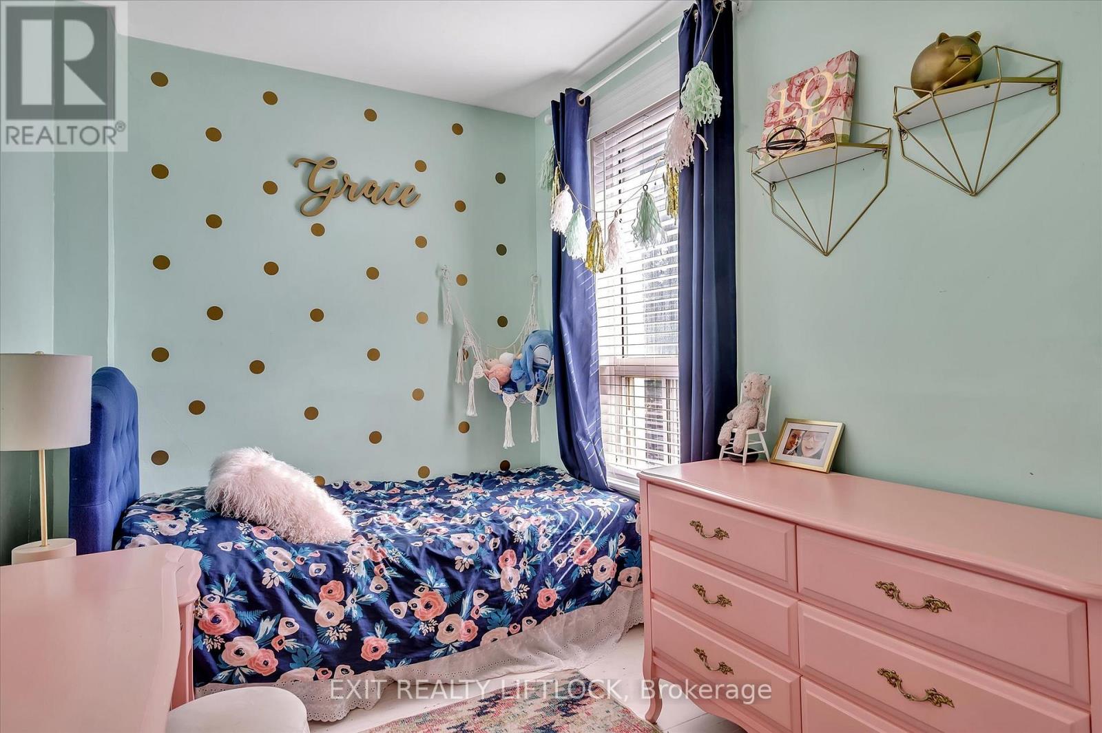 Photo 6 of 572 Romaine Street, Peterborough Central ON