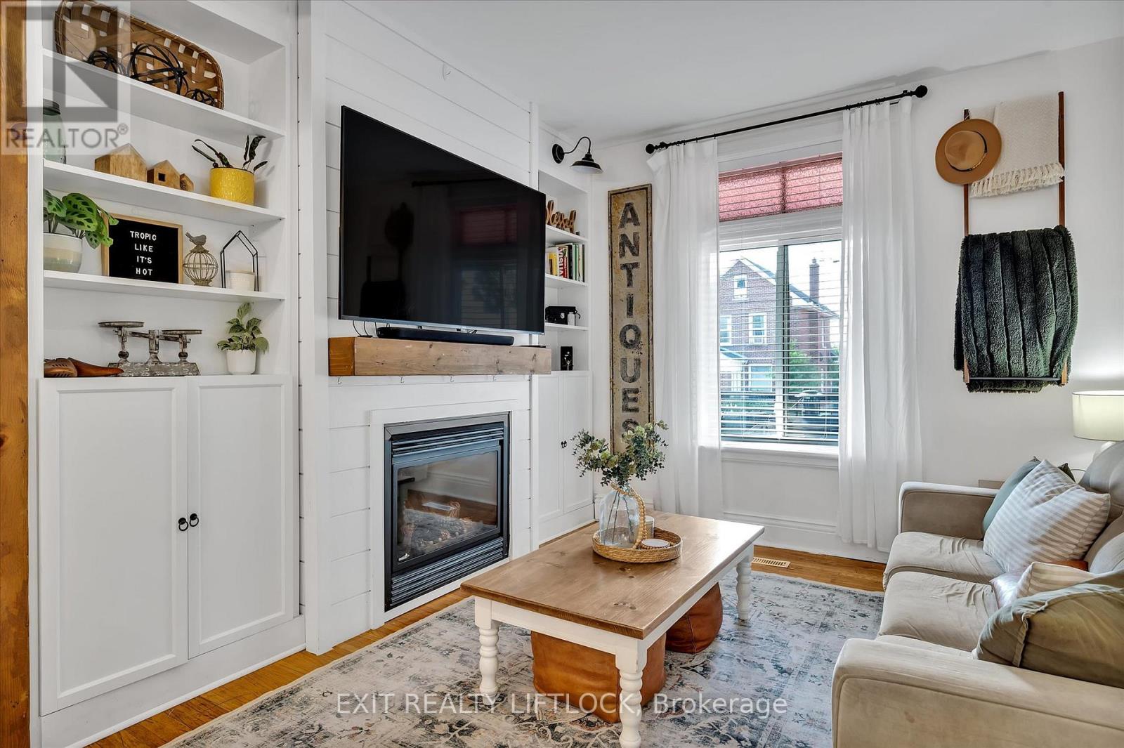Photo 18 of 572 Romaine Street, Peterborough Central ON