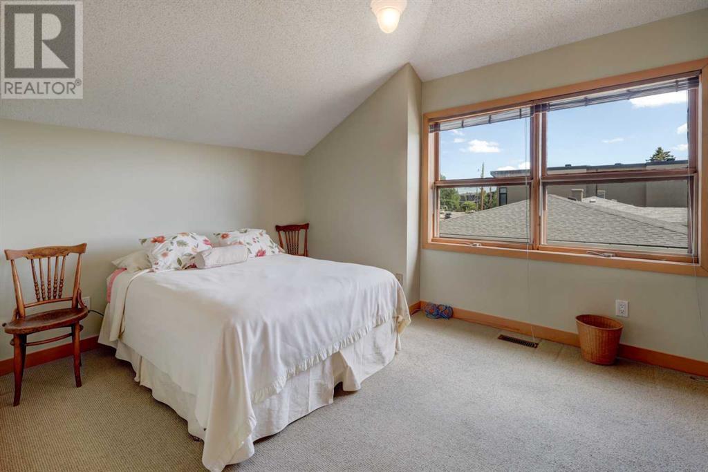 Single Family House for Sale in  Colgrove Avenue NE Renfrew Calgary 