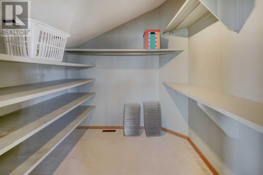 Single Family House for Sale in  Colgrove Avenue NE Renfrew Calgary 