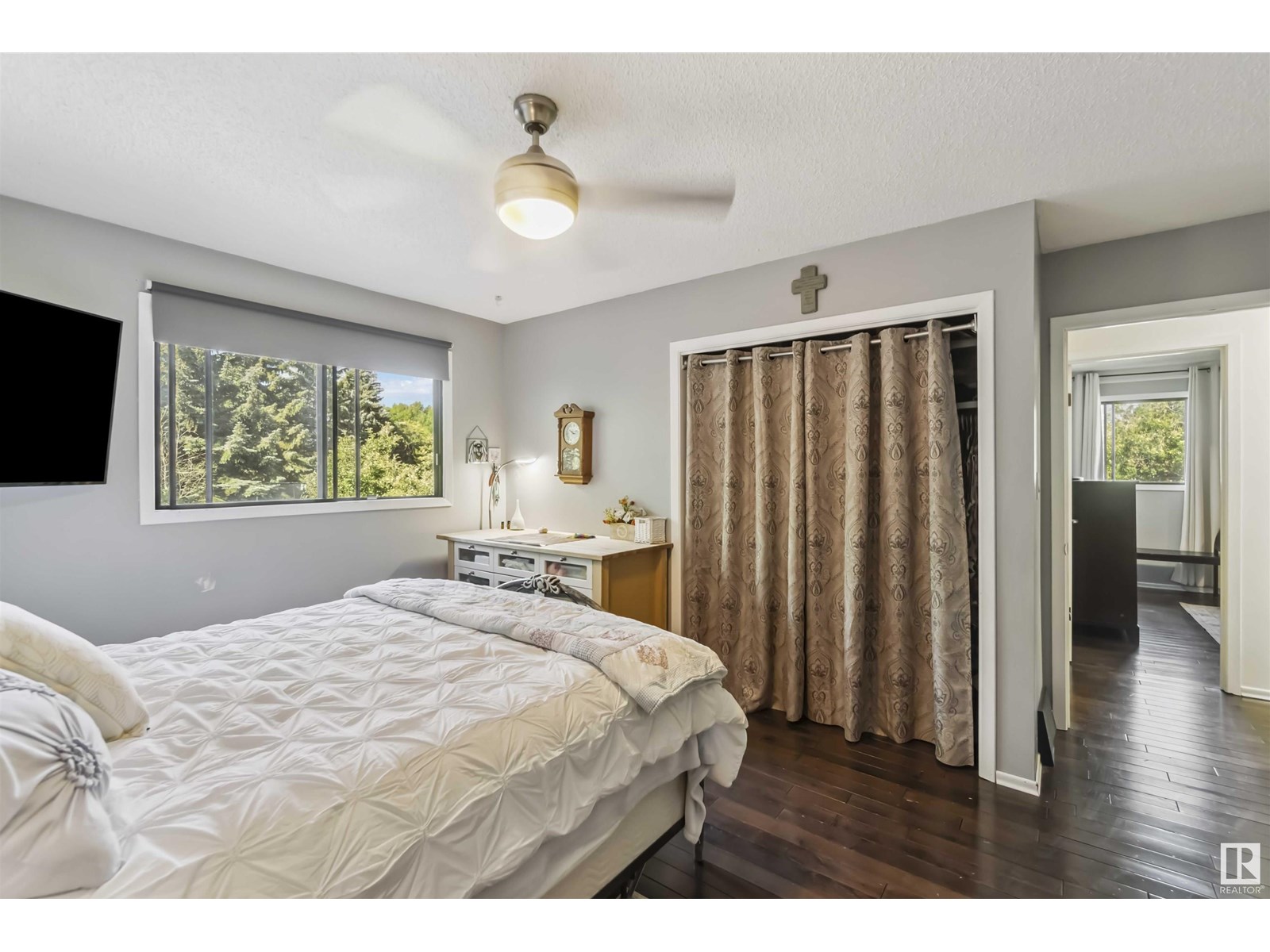 Photo 14 of 9818 185 St Nw, Edmonton AB