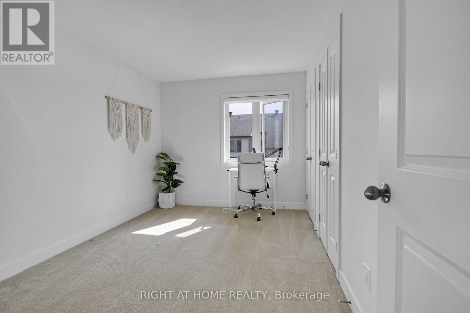 Photo 18 of 741 Twist Way, Ottawa ON