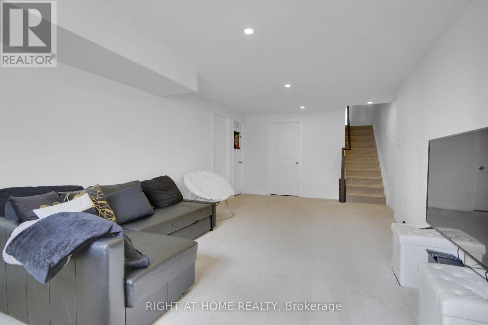 Photo 17 of 741 Twist Way, Ottawa ON