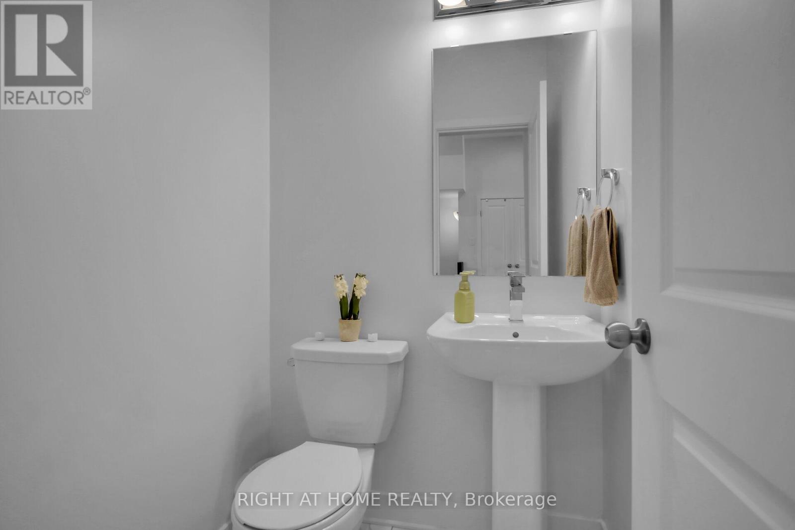 Photo 16 of 741 Twist Way, Ottawa ON