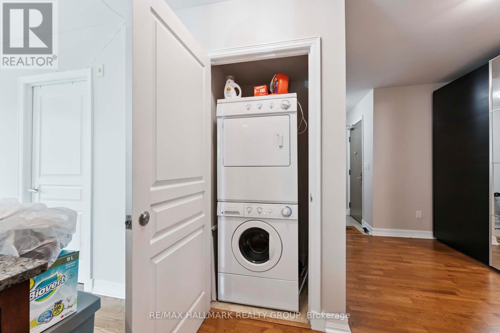 Photo 14 of 204 200 Besserer Street, Ottawa ON