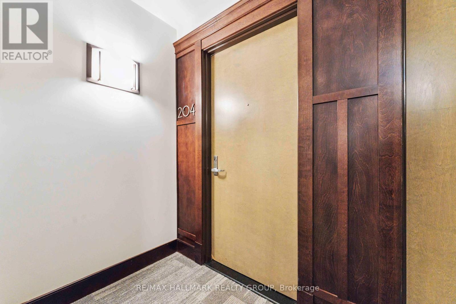 Photo 5 of 204 200 Besserer Street, Ottawa ON