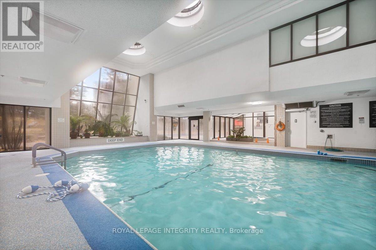 Photo 4 of 1603 1500 Riverside Drive, Ottawa ON