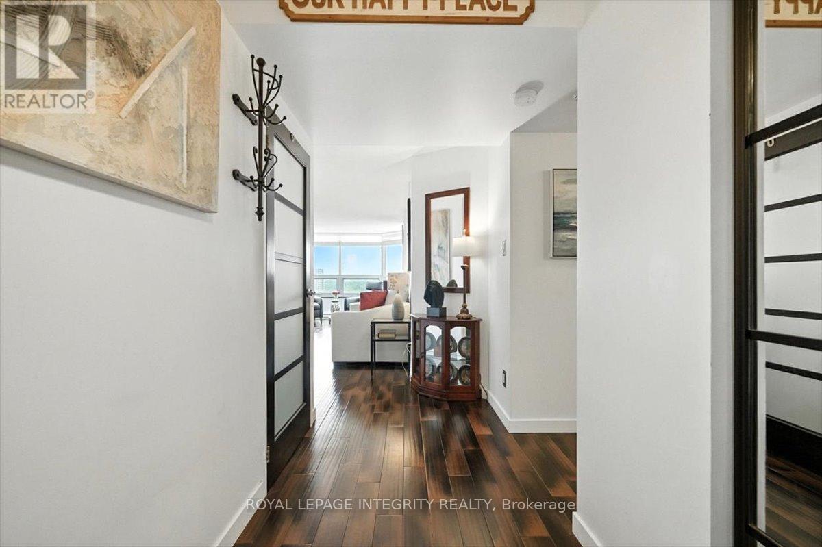 Photo 6 of 1603 1500 Riverside Drive, Ottawa ON